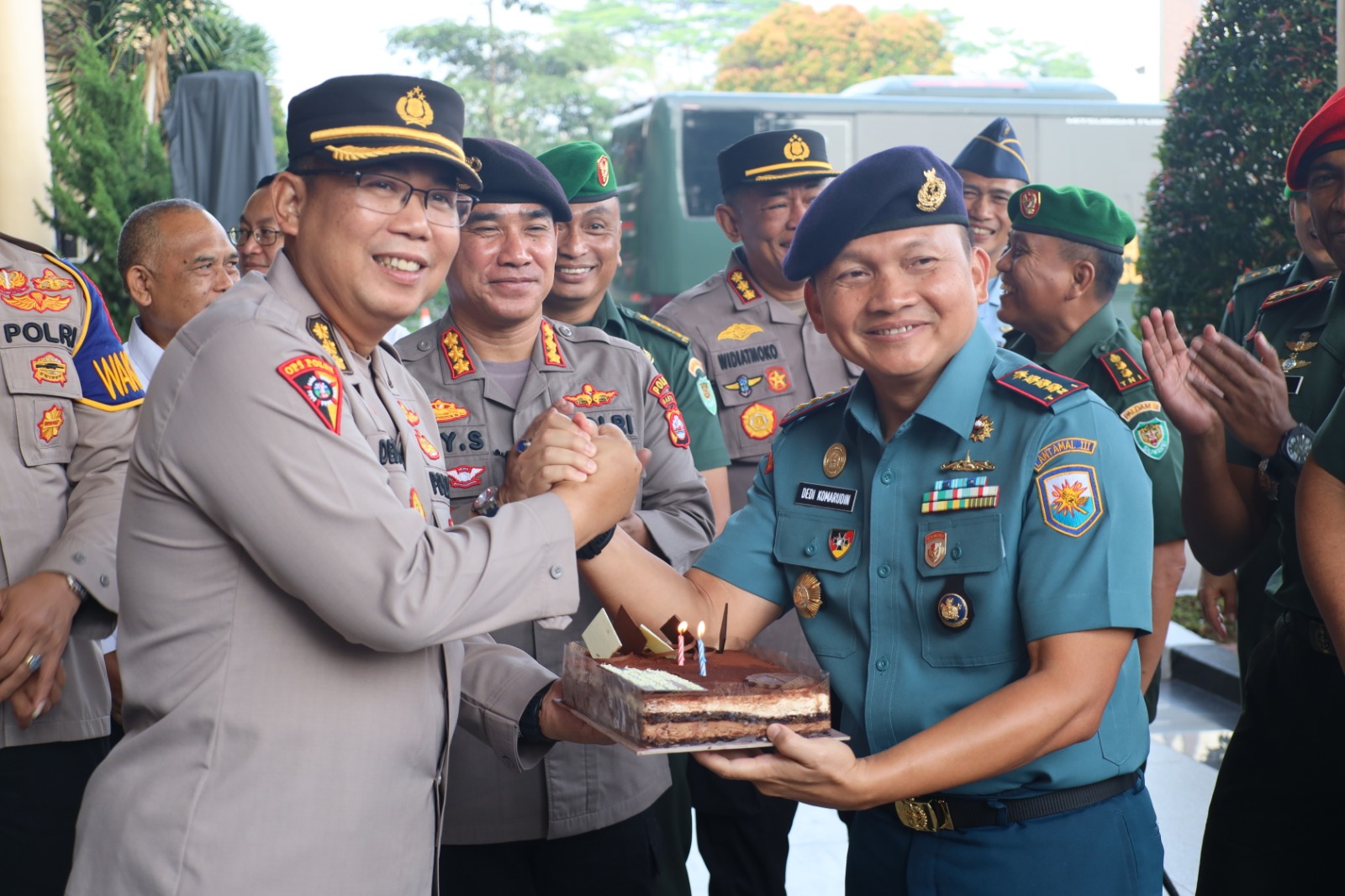 01/03/07) Siaran Berita Bidhumas Polda Banten  *Beri Ucapan HUT Bhayangkara ke-77, Kasrem 064/MY Bersama Pimpinan Staf Korem Sambangi Polda Banten*