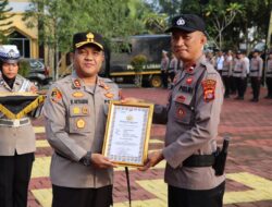 Kapolres Lebak berikan Penghargaan kepada Personil Juara Perlombaan dalam rangka Hari Bhayangkara ke-77