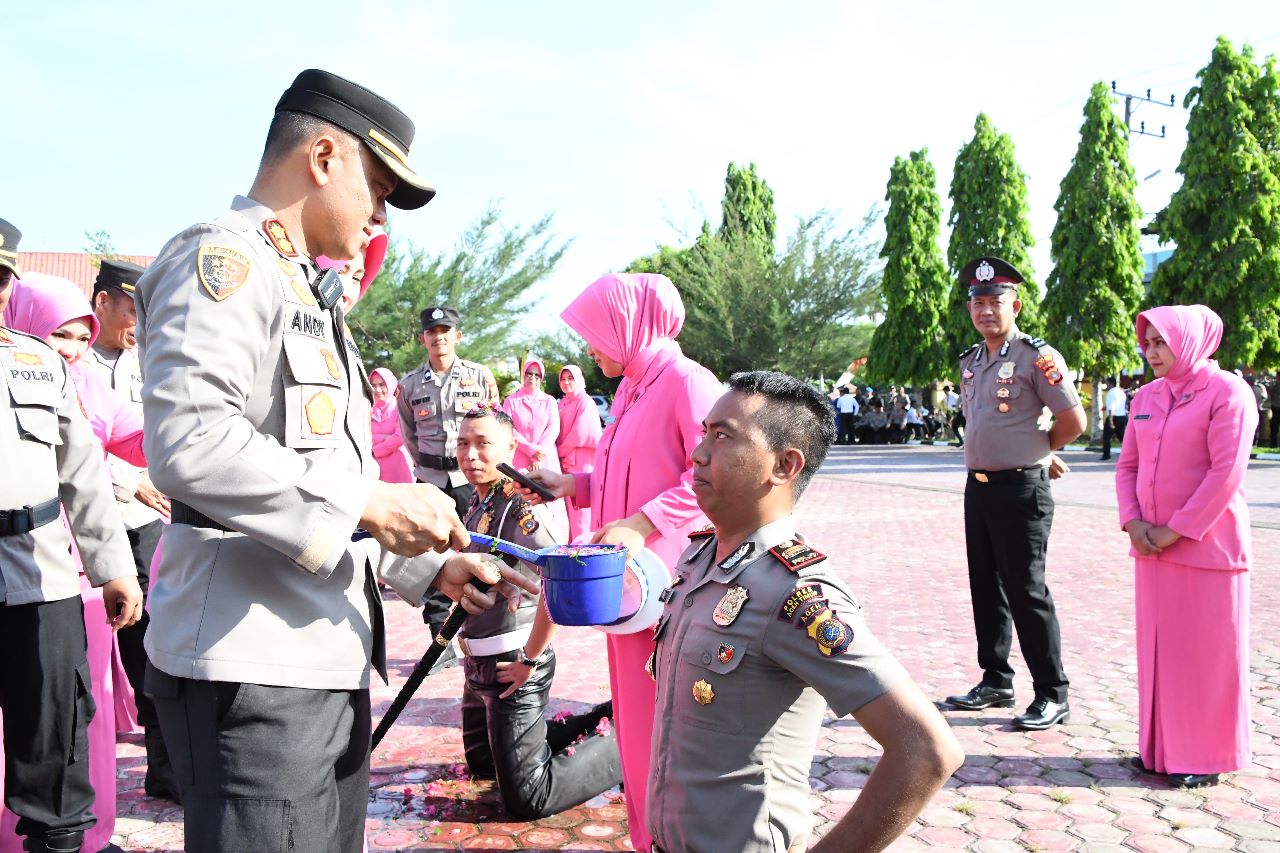 20 Anggota Polres Aceh Timur Naik Pangkat