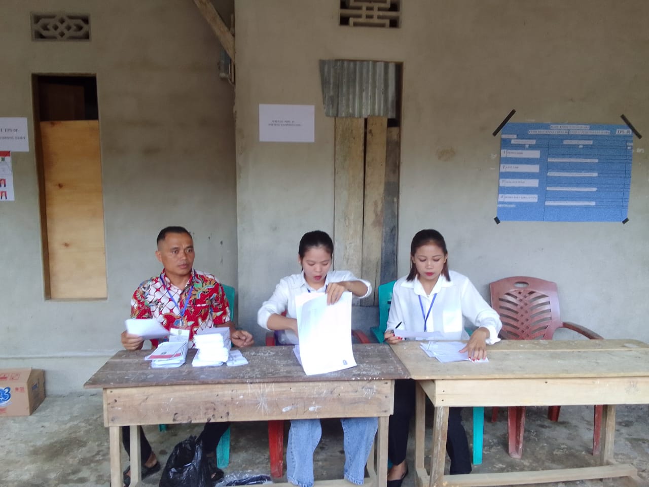 Pemilihan Pilkades Di Desa Sekaruh Berlangsung Aman Dan Tertib.