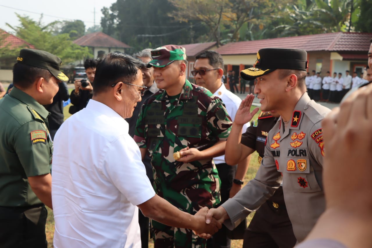 Kapolres Lebak Dampingi Wakapolda Banten Sambut Kunker KASAD ke Lebak Gedong