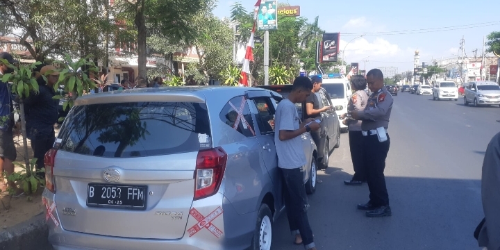 Awali Tugas Pertamanya, Kasatlantas Polres Gowa Pimpin Apel dan Berikan Arahan ke Personel