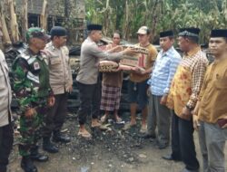 Wujud Polri Peduli, Polres Takalar Bantu Korban Kebakaran