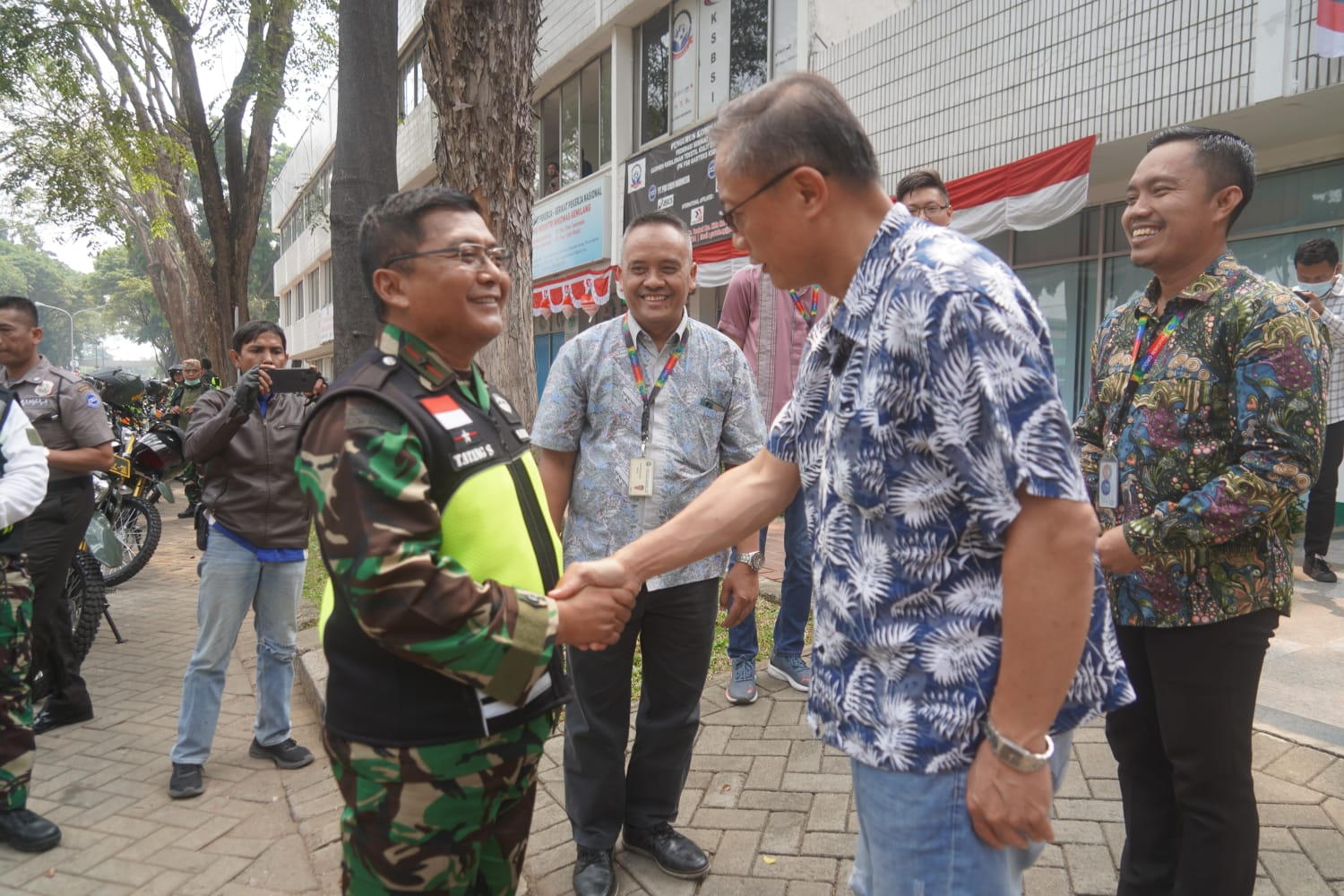 Danrem 064/MY Kunjungi PT Nikomas Gemilang, Pabrik Sepatu Merek Dunia Di Serang