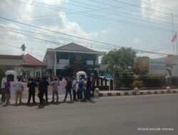 Aksi Di Kejari Kayuagung, FPGSS Laporkan Dugaan Indikasi Korupsi Dana Desa Dan Penyalahgunaan Jabatan