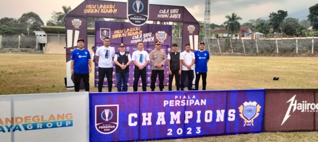 Dandim 0601/Pandeglang, Menyaksikan Laga Final Turnamen Sepak Bola Antar Kecamatan Piala Persipan Di Stadion Badak Pandeglang