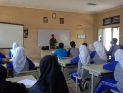 Berikan Materi Wasbang, Babinsa Koramil 0602-11/Tirtayasa Kenalkan Nilai-Nilai Pancasila Pada Siswa – siswi SMAN 1 Tirtayasa