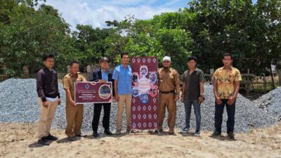 PT. Sampoerna Agro Tbk Support Batu Koral Untuk Perbaikan Jalan Di Kecamatan Cengal