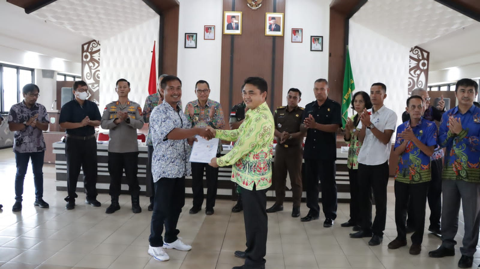 Kapolres Bengkayang Hadiri Rapat Mediasi Antara PT. Ledo Lestari Dengan Koperasi Produsen Sinar Baru Bersatu