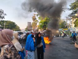 Aliansi Mahasiswa Administrasi Negara, Universitas Muhammadiyah Makassar Melakukan UNRAS Menolak Keras Dan Mengecam Kebijakan Pemerintah Yang Dianggap Tidak Pro Rakyat