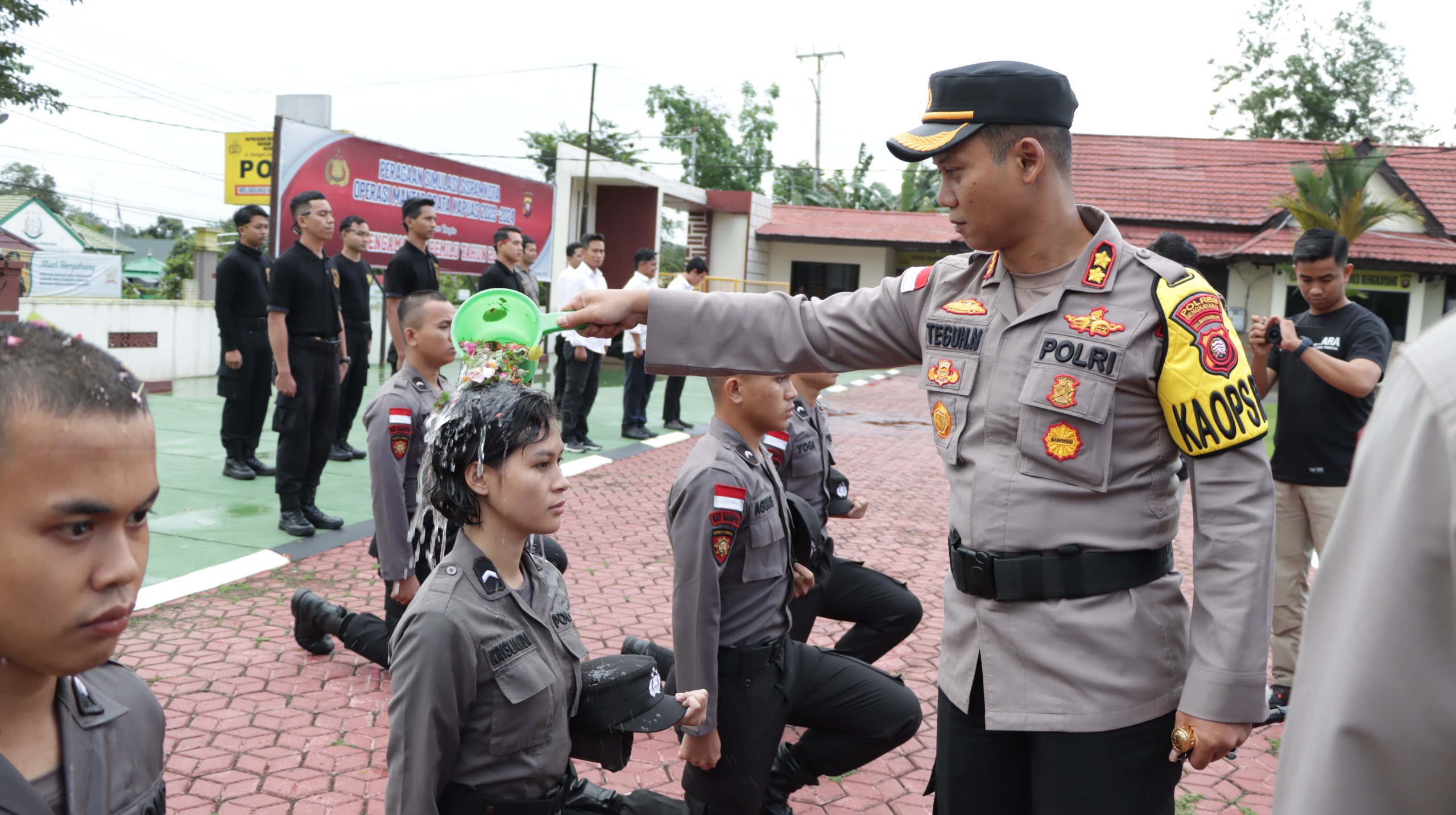 10 Bintara Remaja Polri Polres Bengkayang Ikuti Pembinaan Tradisi