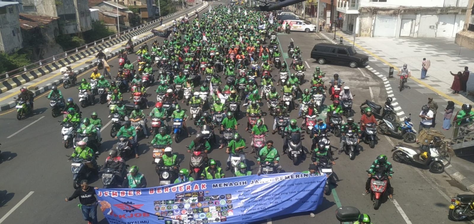 Aksi Ribuan Driver Ojek Online Jember Demo, Tagih Janji Pemerintah soal Tarif Layanan