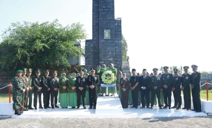 Kapolres Takalar Hadiri Upacara Ziarah Nasional Dalam Rangka Memperingati HUT TNI Ke 78 Tahun 2023