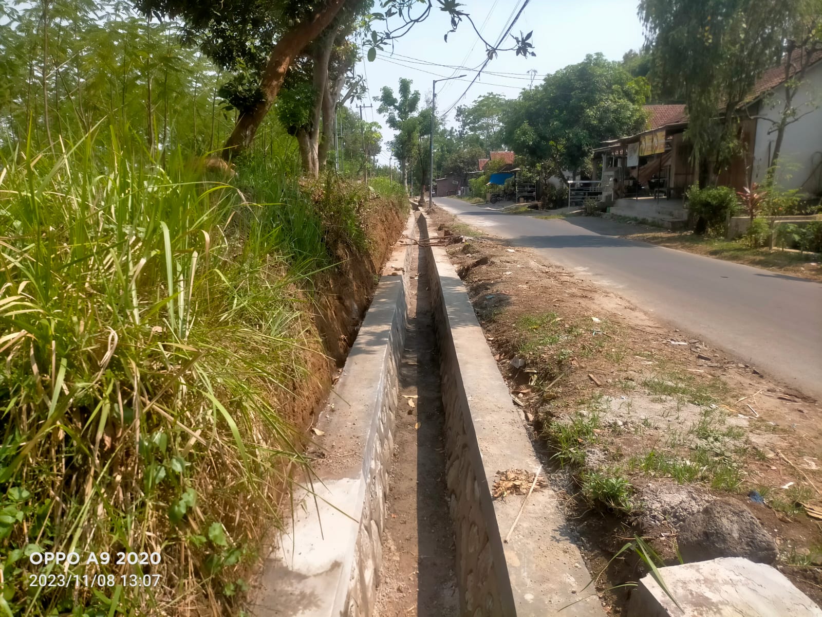 Di Duga Proyek Pembangunan Drainase Menyalahi Aturan dan Abiakan P3K.