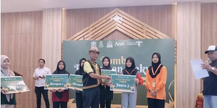 Kabupaten Aceh Timur Raih Juara 2 Permainan Rakyat Engklek di PKA 8