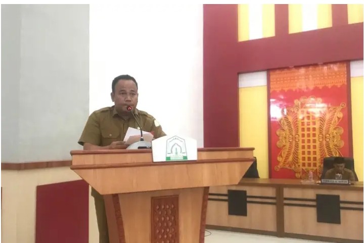 Pj Sekda Aceh Timur Serahkan 3 Rancangan Qanun ke DPRK 