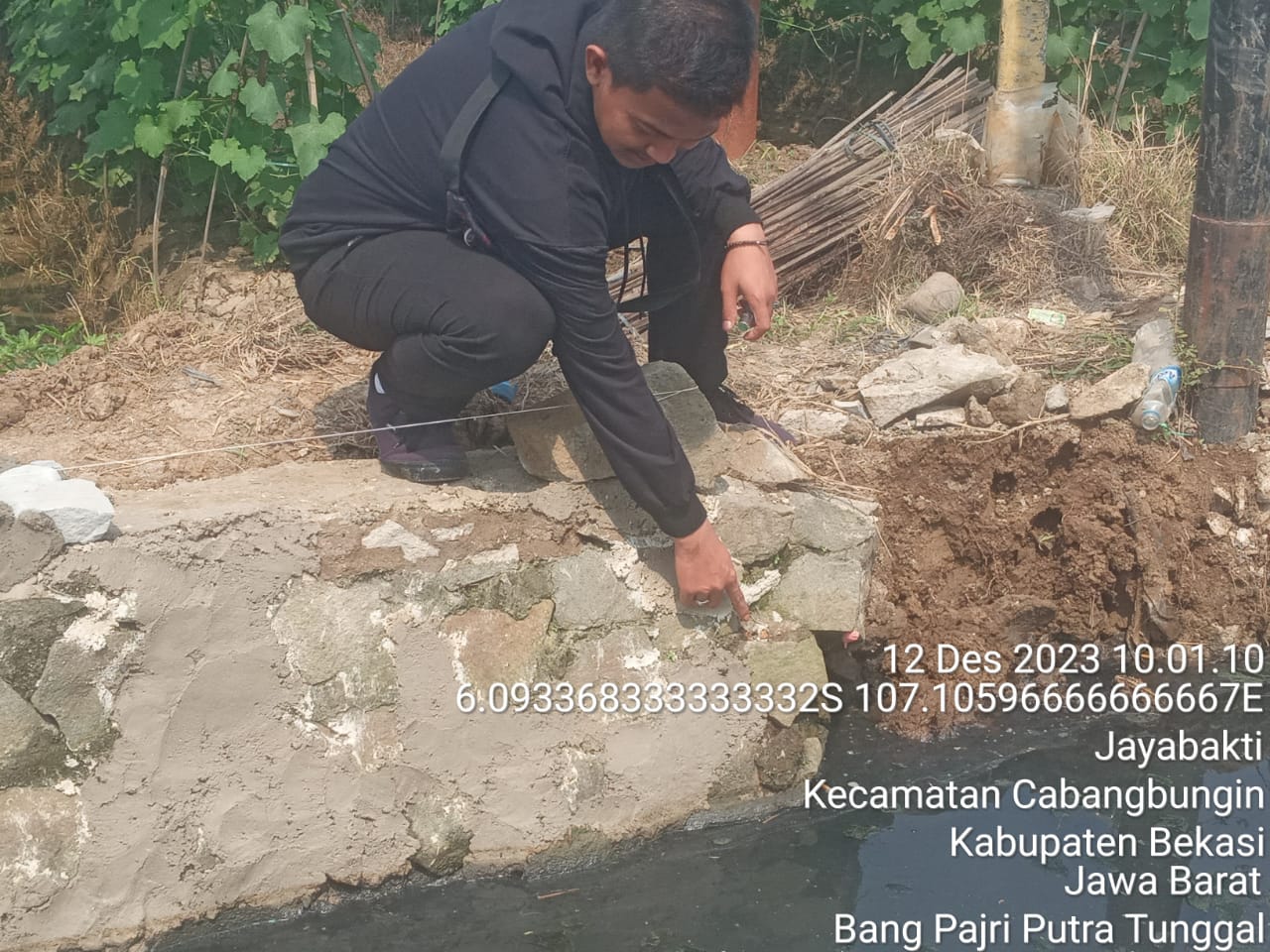 Korupsi Berjamaah,Kegiatan Drainase Di Kampung Galian Utan Soga Menggunakan Batu Lama Ketua Korwil III AWIBB Bekasi Raya Angkat Bicara