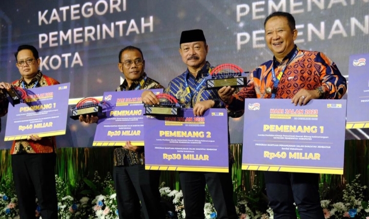 Gowa Terima Penghargaan Kebinamargaan dari Kementerian PUPR  Star7 Tv- Gowa Terbaik Kedua Nasional