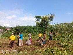 Kepala Kampung Jaya Tinggi Ajak Masyarakat Gotong Royong Membersihkan TPU