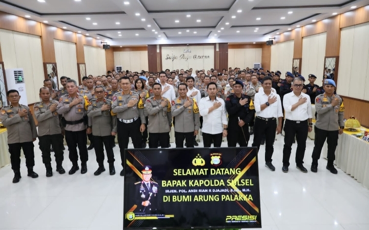 Kunjungan Kerja Ke Polres Bone, Kapolda Sulawesi Selatan berikan arahan kepada Personel Polres Bone