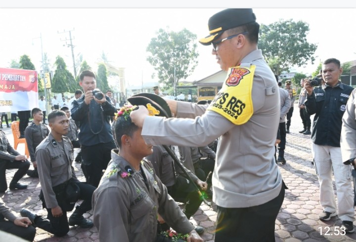 Tradisi Pembaretan, Ini Pesan Kapolres Aceh Timur Kepada Bintara*Tradisi Pembaretan, Ini Pesan Kapolres Aceh Timur Kepada Bintara Remaja Polri*