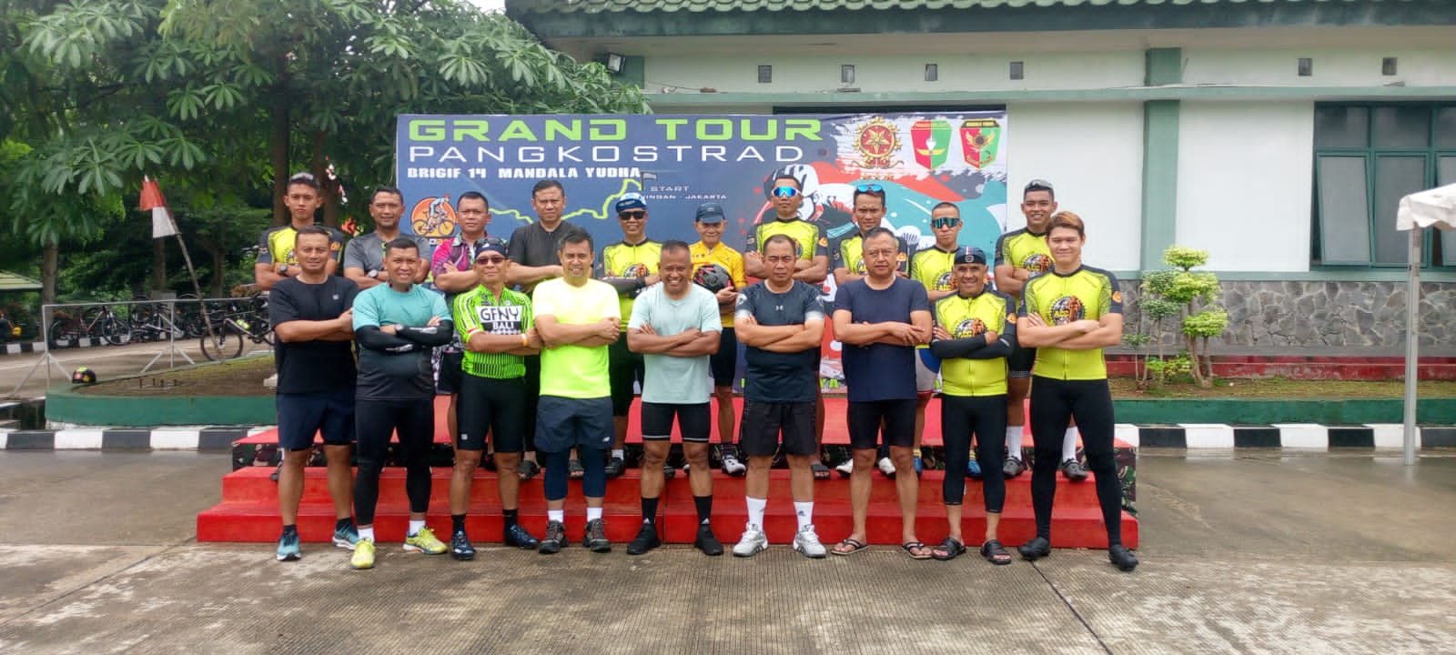 GOWES DENGAN JARAK TEMPUH RATUSAN KM, PANGKOSTRAD BESERTA ROMBONGAN FINISH TIBA DI BRIGIF 14/MANDALA YUDHA