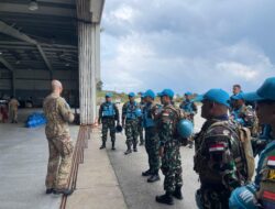 Tingkatkan Kemampuan, Prajurit Garuda Laksanakan Latihan Penanggulangan Kebakaran.