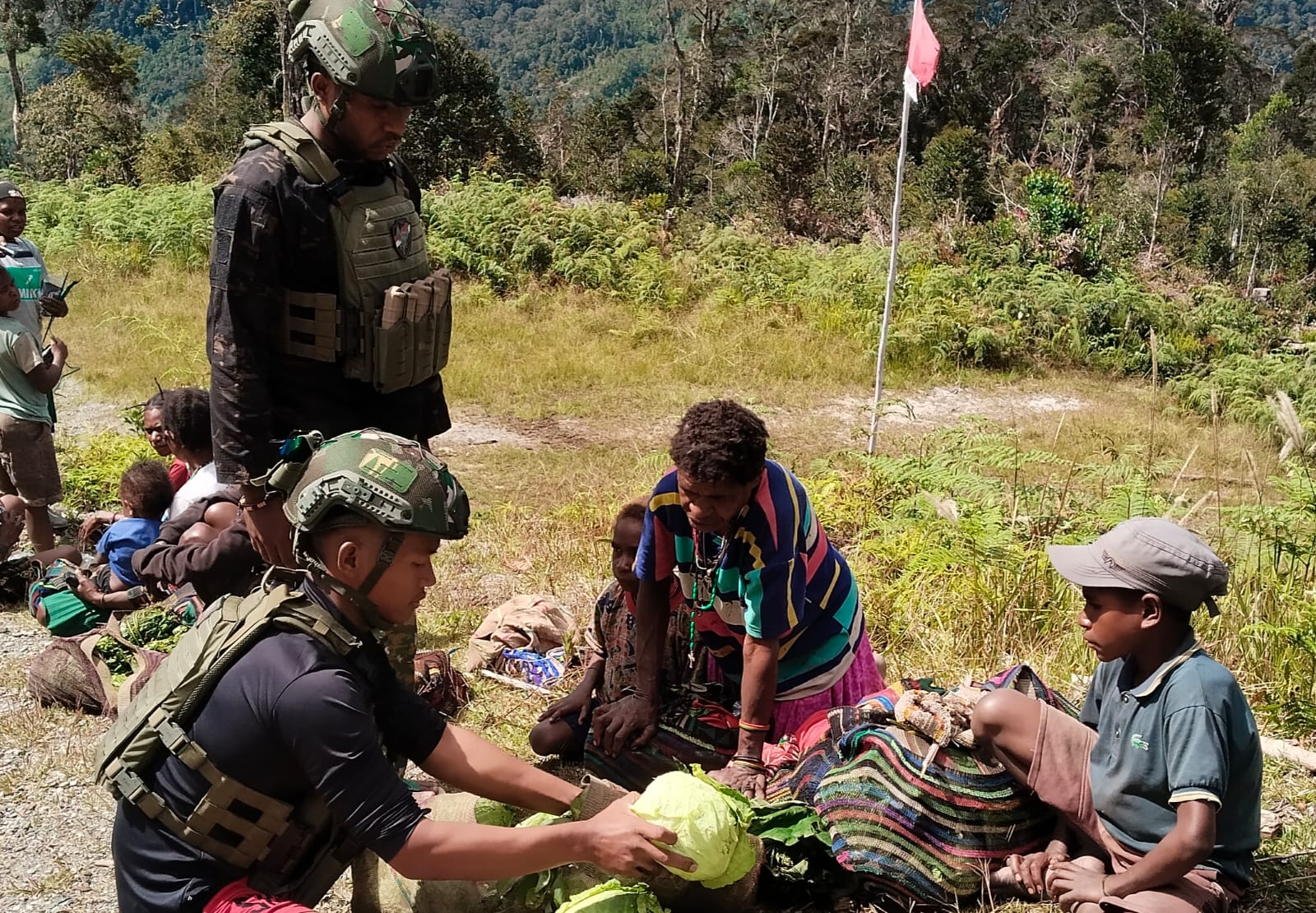 Prajurit Condromowo 509 Sapa dan Borong Sayuran Mama Papua