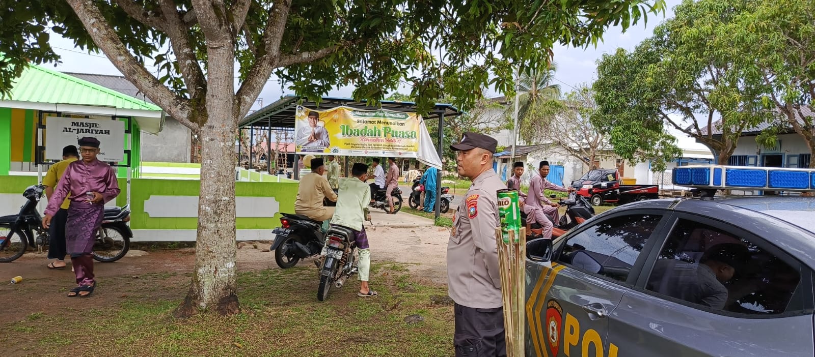 Personel Polres Bintan Lakukan Pengamanan Sholat Idul Fitri 1445 H/ Tahun 2024.