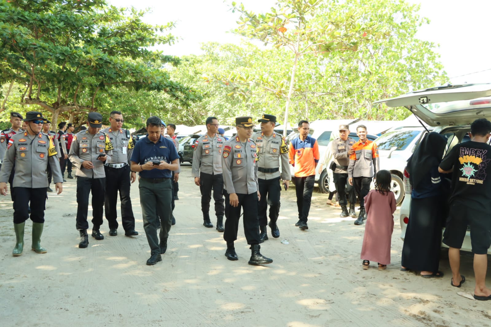 Kapolres Bintan Cek Langsung Kesiapan Personel di Pos Pelayanan Pantai Trikora.