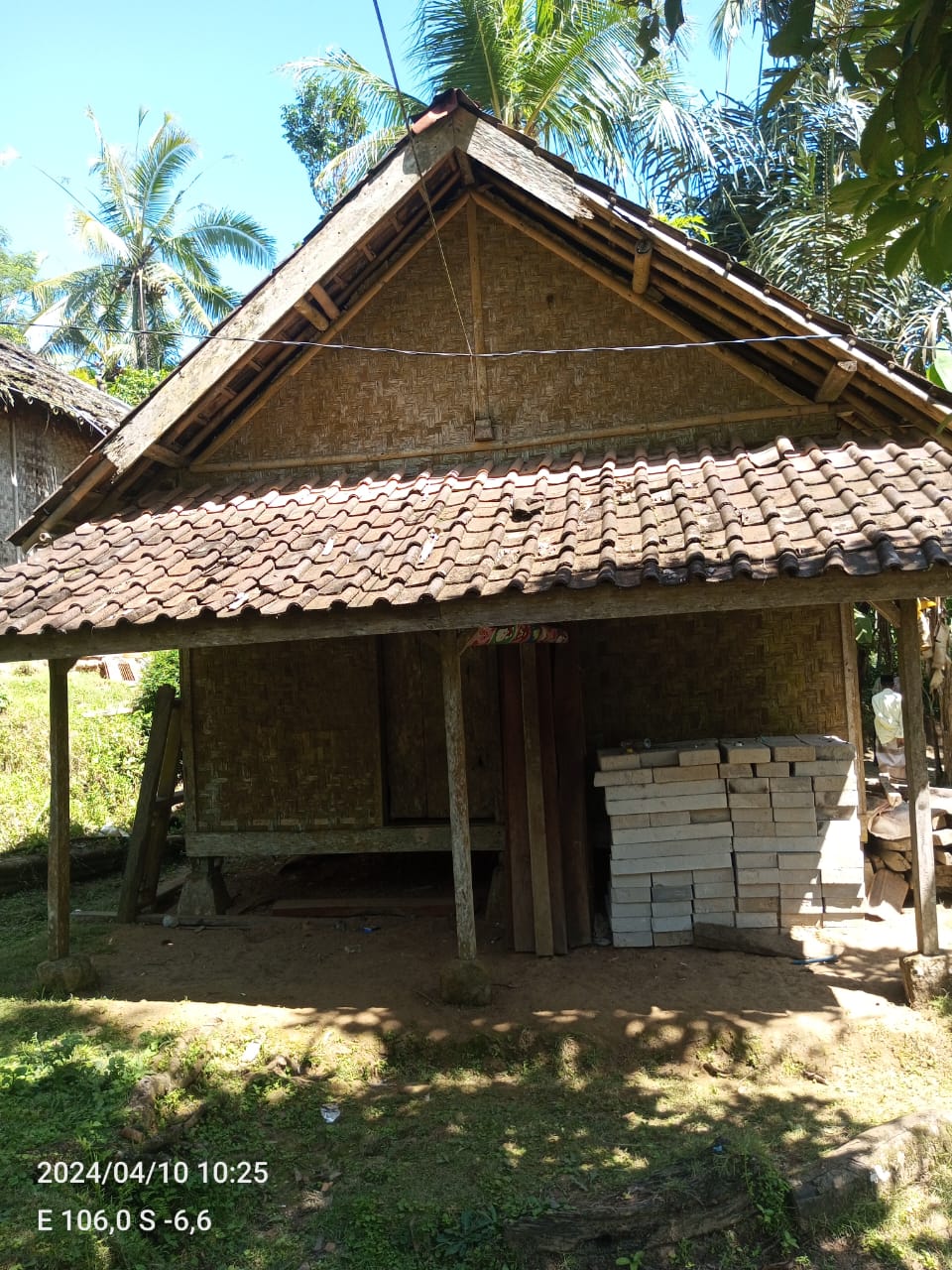 Sungguh Miris Salah Satu Musolah Di Kampung Cipanyi Kecamatan Banjarsari Kabupaten Lebak Banten