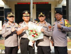 4 Personil Polres Metro Bekasi Dapatkan Penghargaan Berupa Kenaikan Pangkat Pengabdian