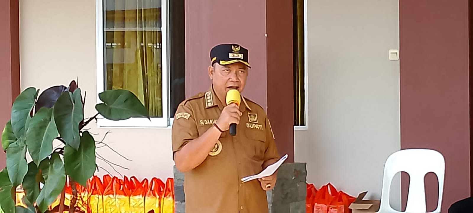 Bupati Bengkayang Menghadiri Hari Lingkungan Hidup Dengan Menanam Pohon Di Kampus Shanti Bhuana.