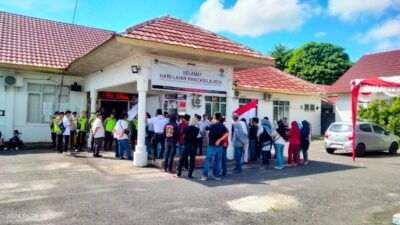 Kantor KPU Ogan Komering Ilir di Demo Masyarakat dan DPD IWO Indonesia OKI