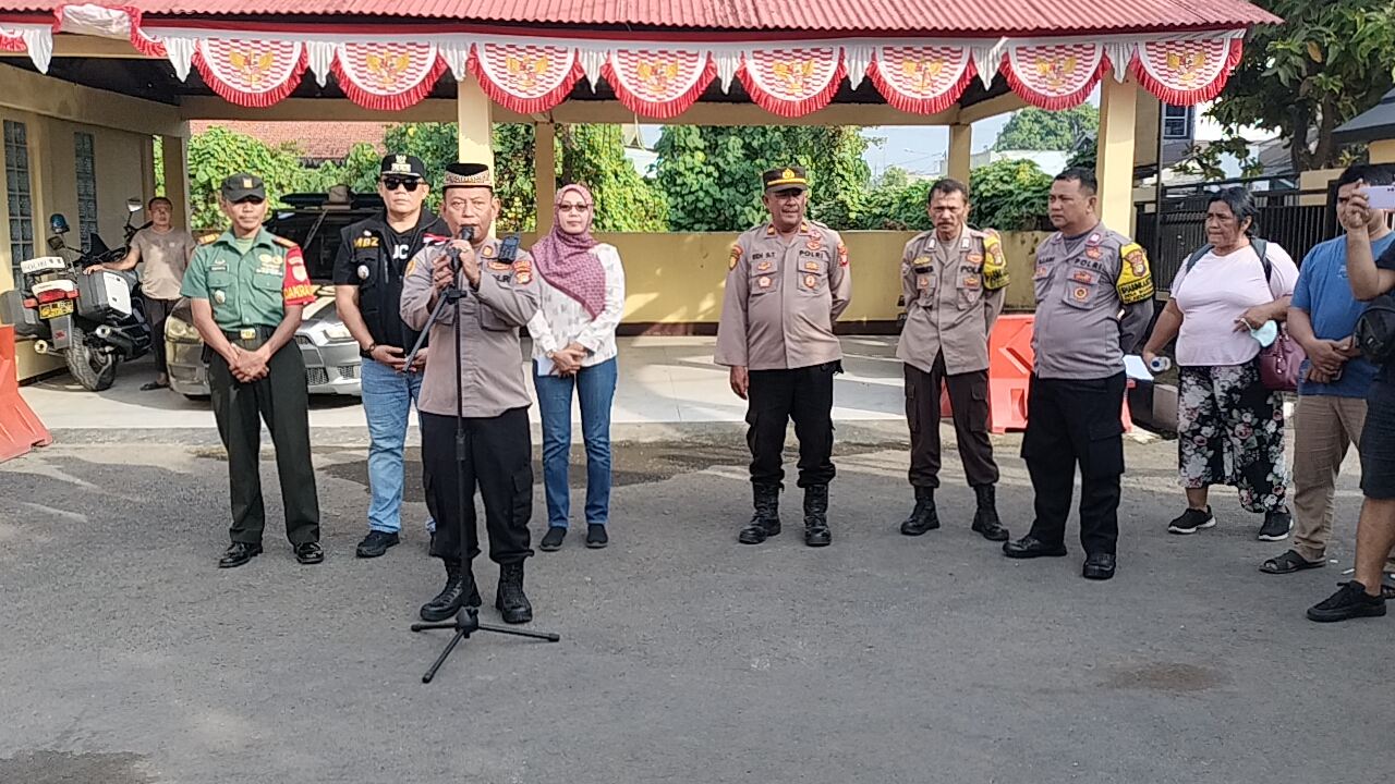 Menyambut HUT Bhayangkara Ke 78 -78,Polsek Kedungwaringin Adakan Sunat Masal