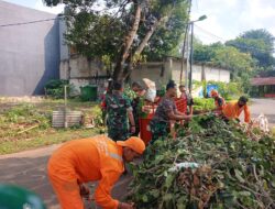 Minggu Bersih, Babinsa Koramil Pulogadung Bersama PPSU dan Warga Saber Sampah Lingkungan