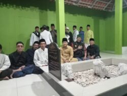 Majelis Dzikir dan taklim NAHDHOTUSSYUBBAN ziarah keliling ke makom Ki kumpi RIDDIN penggilingan cakung .