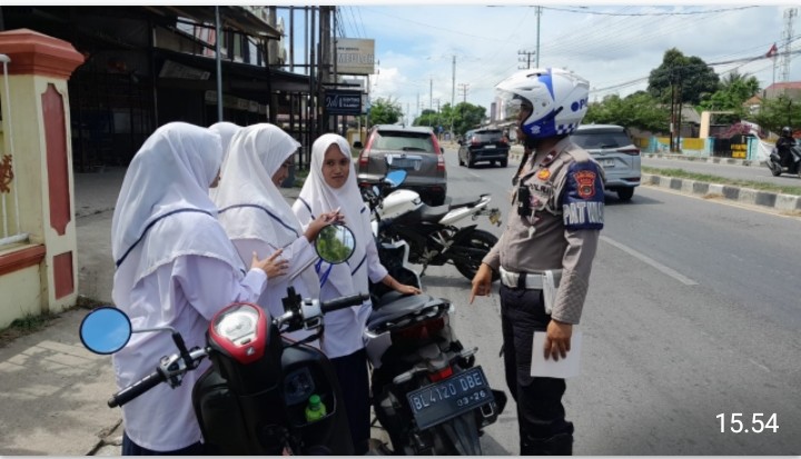 Hari Ke-5 Operasi Patuh Seulawah 2024, Satlantas Polres Aceh Timur Giatkan Imbauan Kepada Masyarakat Patuh Berlalulintas