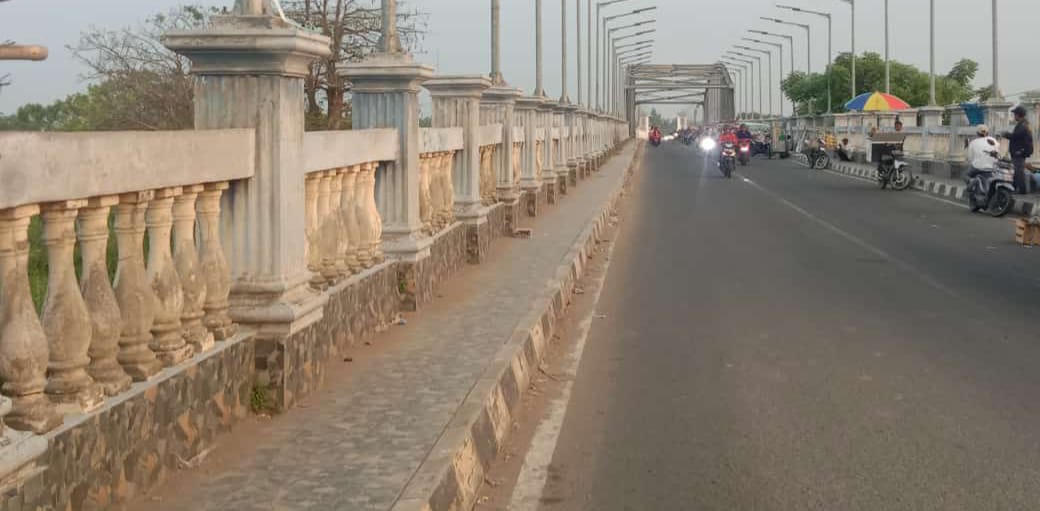 Sangat Miris Terlihat Jembatan Perbatasan Kabupaten Bekasi Karawang Rengasdengklok Lalai Dari Perawatan Pemkab Bekasi