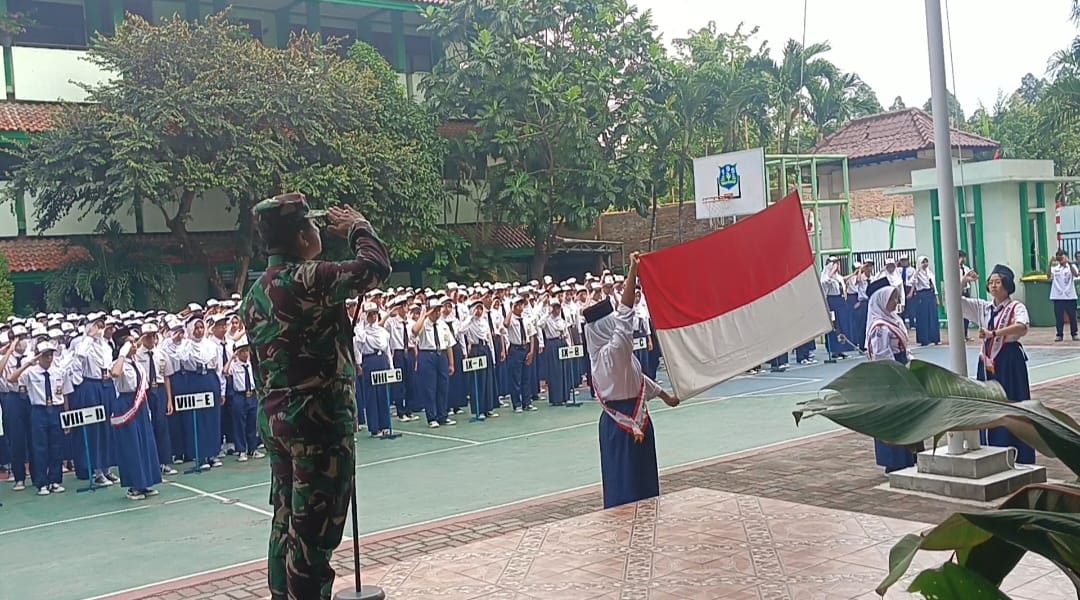 Upacara Bendera dan Sosialisasi Pencegahan Tawuran Oleh Danramil Duren Sawit