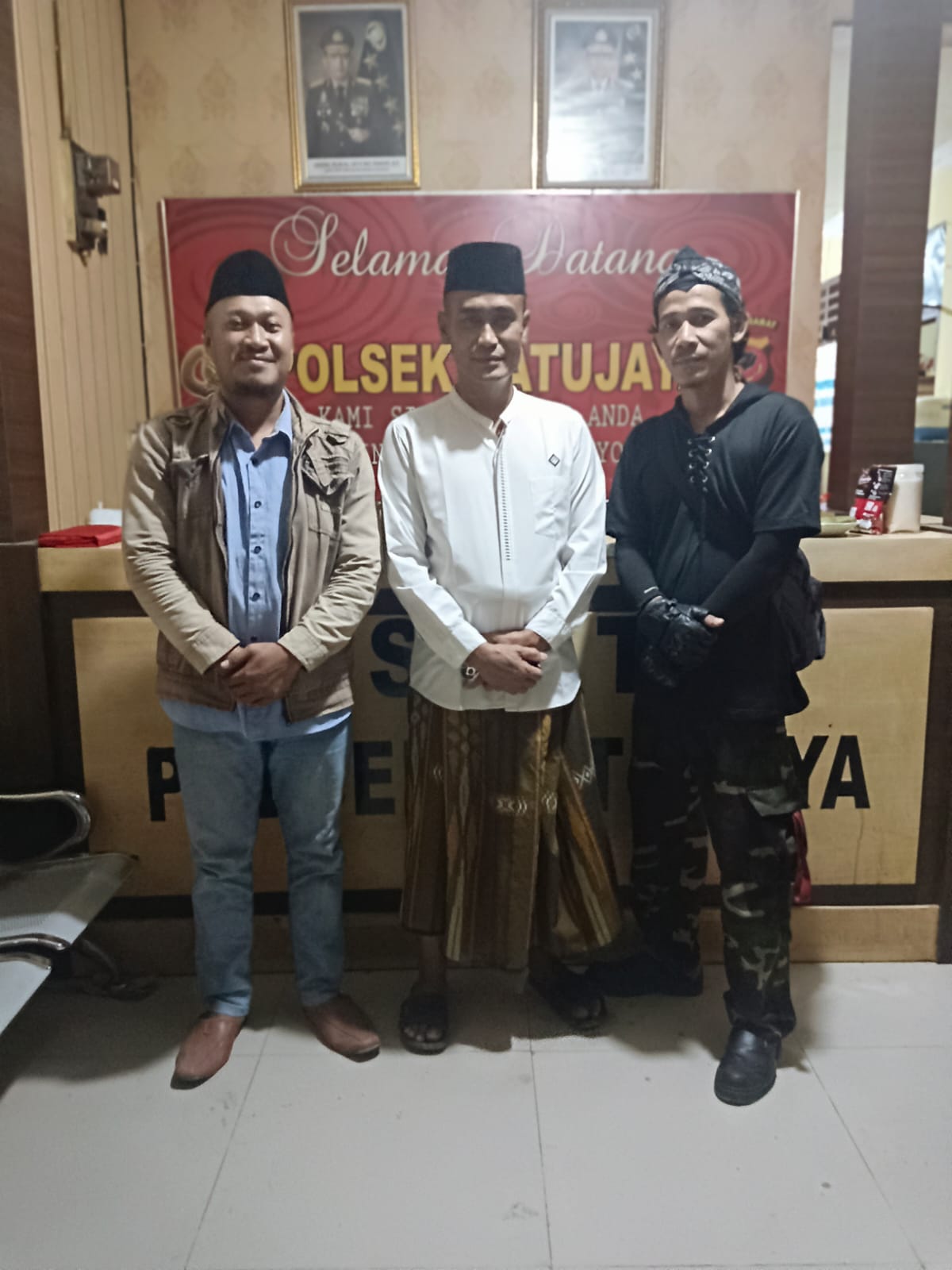 Aliansi Wartawan Indonesia Bangkit Bersama AWIBB, Sambangi Kapolsek Batujaya AKP H.Ruslani SH