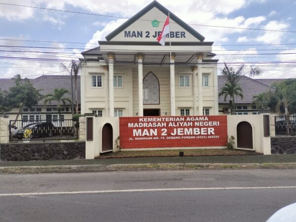 Indikasi Ada Pungli Di sekolah MAN 2 Jember.