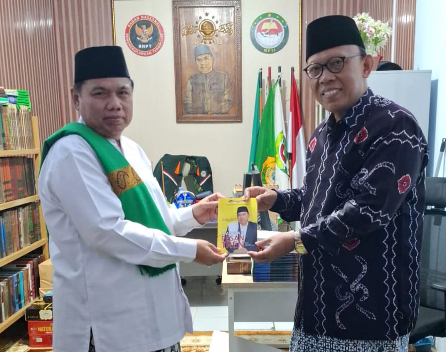 Pererat Silaturahmi, Prof. Dr. KH. Masykuri M.Si Berkunjung ke Pondok Pesantren Nurul Falah Pasirmalang Lebak Banten