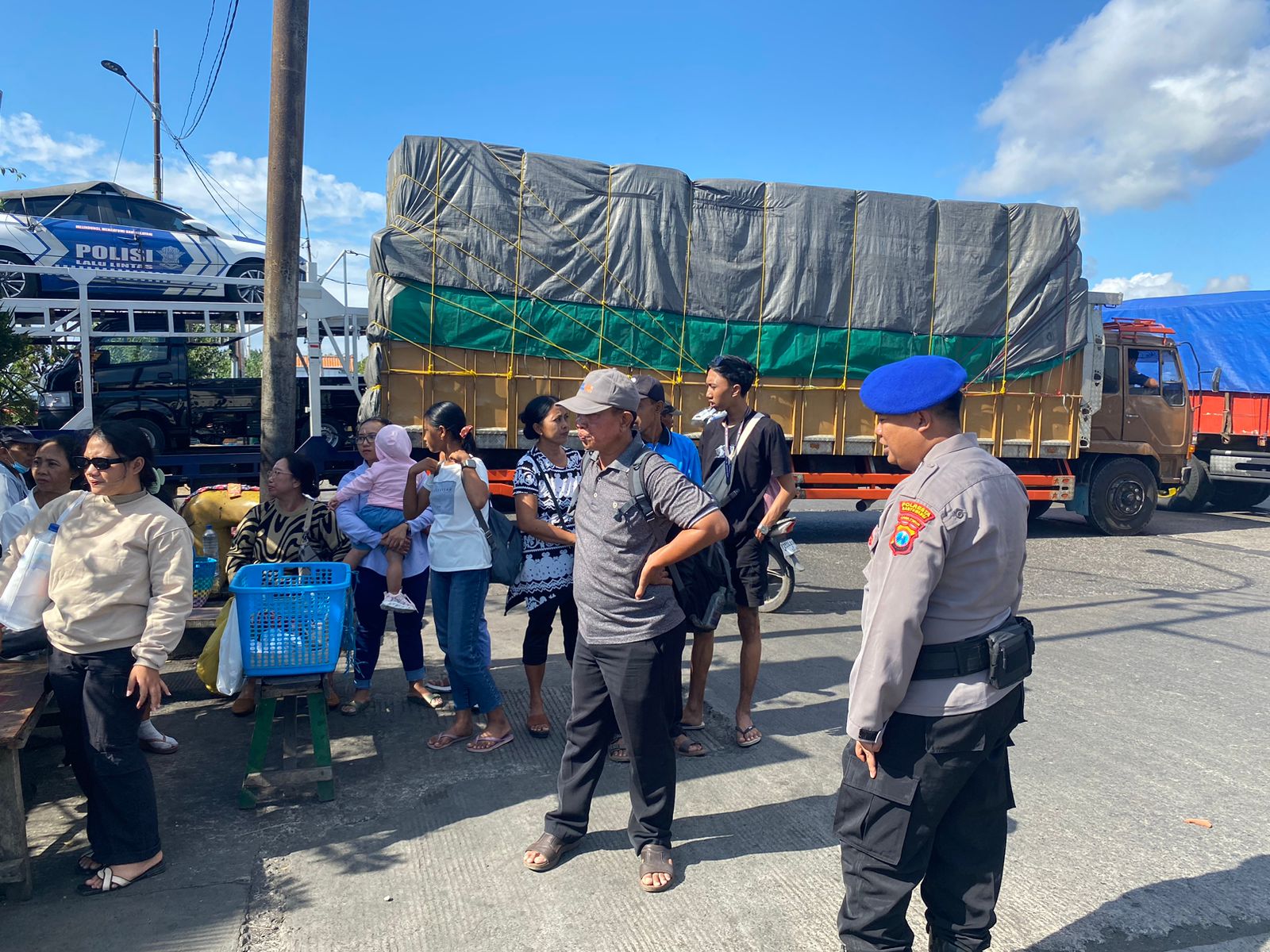 Satpolairud Polresta Banyuwangi Lakukan Pemantauan Aktivitas Pelayaran di Pelabuhan LCM/ASDP Ketapang