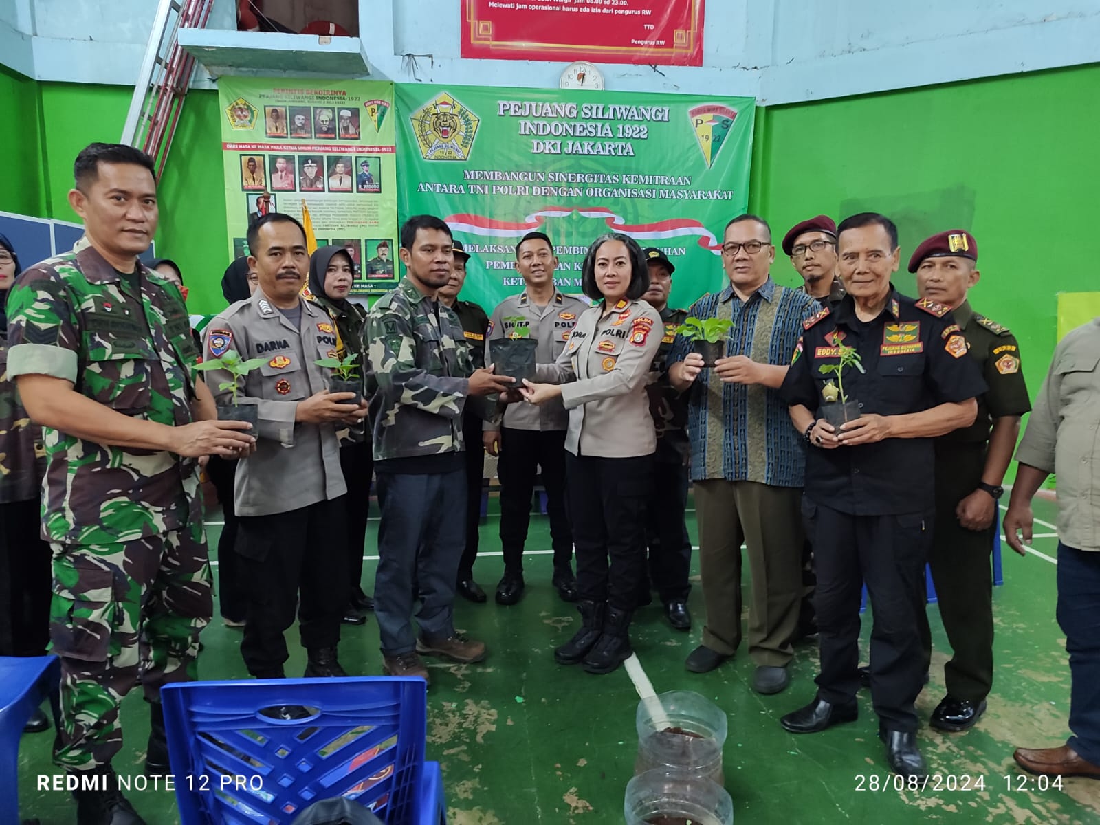 Babinsa, Bhabinkamtibmas Klapa Dua Wetan Hadiri Giat Penyuluhan Kamtibmas