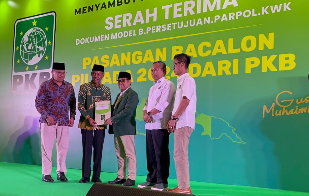 Cak Imin Serahkan Dukungan PKB ke Dja’far Shodiq-Abdiyanto di Pilbup OKI 2024