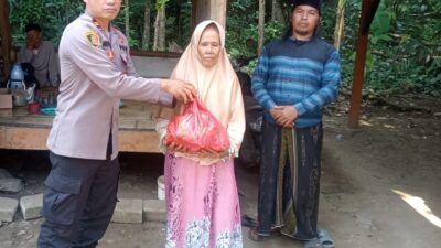 Polri Peduli, Polres Lebak Polda Banten Gelar Bakti Sosial di Kp. Muhara Desa Cikulur Kec. Cikulur Kab. Lebak