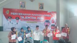 Penyerahan Hadiah Lomba Gerak jalan tradisional Tanggul-Jember (Tajemtra) Tahun 2024.