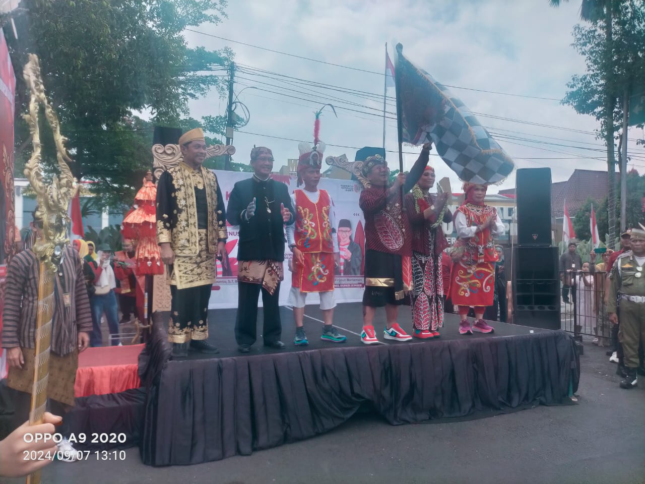 Bupati Jember Lepas peserta Fashion Karnaval Budaya