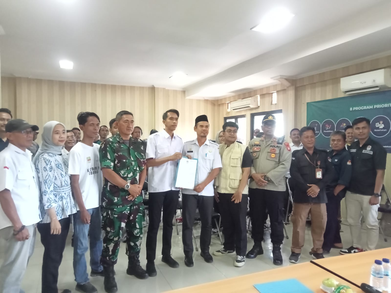 Kapolsek Pebayuran Hadiri Rapat Pleno Terbuka Rekapitulasi Daftar Hasil Pemilih Sementara 